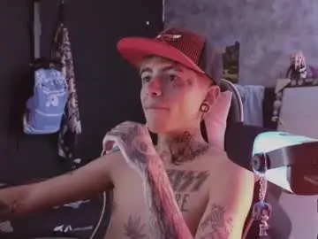 Chaturbate Live Sex Cam of acidmilo