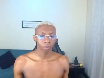 Chaturbate Watch Live Sex Cams of miiloo18