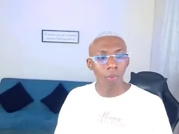 Chaturbate Live Sex of miiloo18