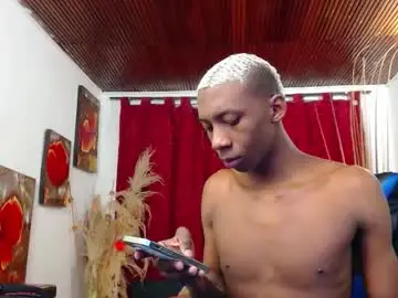 Chaturbate Free Live Porn of miiloo18