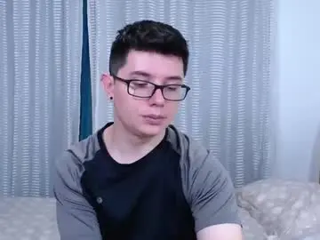 Chaturbate Sex Cam of kevinhunts