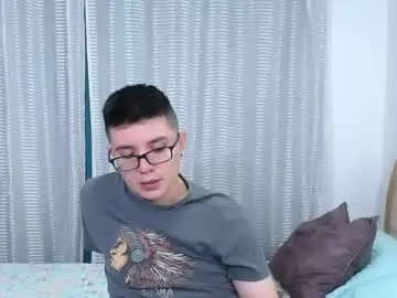 Chaturbate Live Sex Cam of kevinhunts