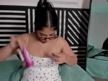 Chaturbate Live Sex Cam of luna_cute14