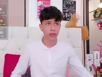 Chaturbate Best live sex cam show of axel_evanss