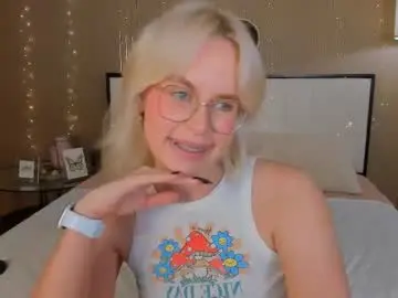 Chaturbate Watch Live Sex Cams of bellatip