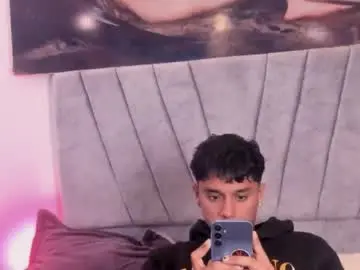 Chaturbate Watch Live Sex Cams of zyzz_1812