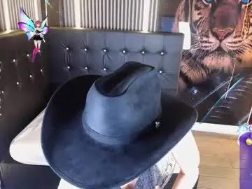 Chaturbate Adult Video Chat of karolyn_rousse