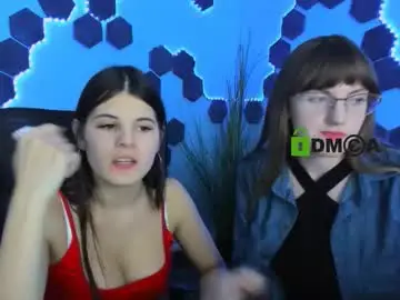 Chaturbate Live Sex Cam of lizzie_boom