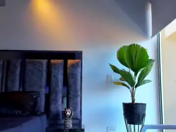 Chaturbate Free Porn Cam of santin_seans