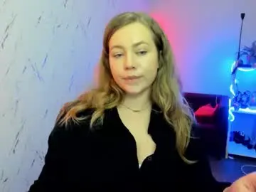 Chaturbate Live Sex Cam of holly_bb95