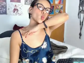 Chaturbate Free Live Porn of kiaralenon