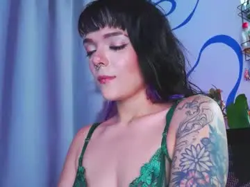 Chaturbate Nude Webcam of naughty_em_17