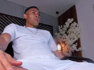 Chaturbate Free Porn Cam of bento_fox