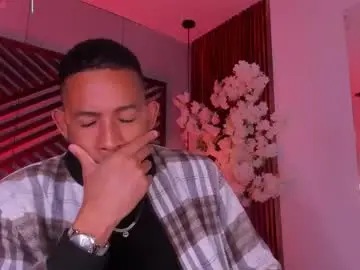 Chaturbate Free Porn Cam of bento_fox