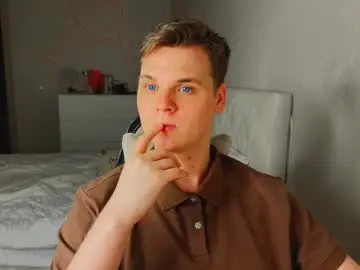 Chaturbate Live Sex Cam of lucas_dany