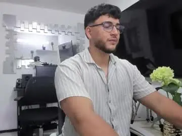 Chaturbate Best live sex cam show of mike_foxxx_