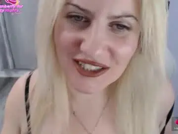 Chaturbate Live Sex of bellastar84