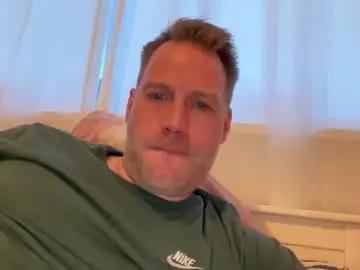 Chaturbate Live Sex Cam of chris2024x