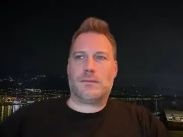 Chaturbate Live Sex Cam of chris2024x