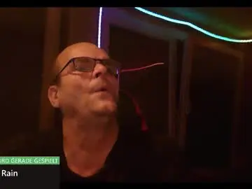 Chaturbate Live Sex Cam of r_2d2_