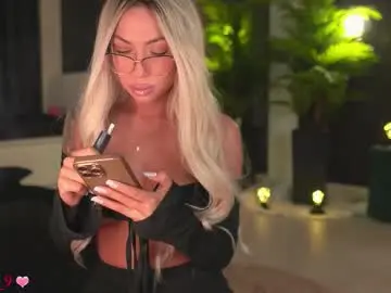 Chaturbate Live Sex Cam of amunajaxson