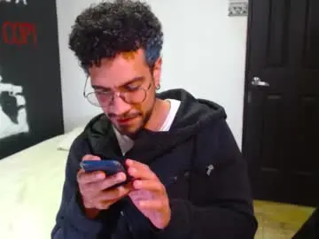 Chaturbate Live Sex Cam of dostoyrodia_34