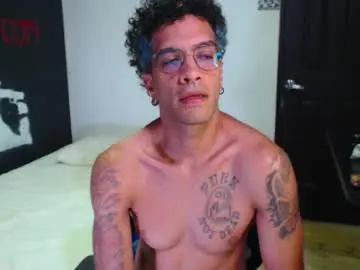 Chaturbate Adult Webcams of dostoyrodia_34