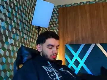 Chaturbate Best live sex cam show of michael_magno