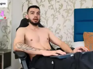 michael_magno from chaturbate