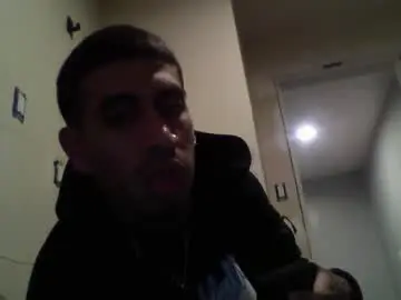 Chaturbate Live Sex Cam of addictedtobustnloads1