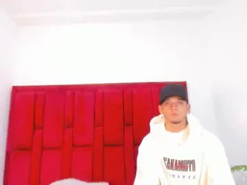 Chaturbate Sex Cam of mathewboy_069