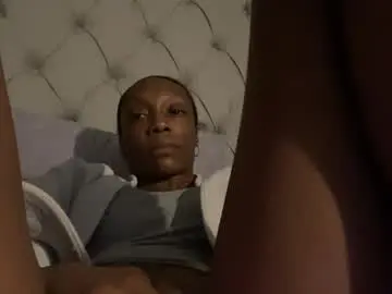 Chaturbate Live Sex Cam of keephimcum69me