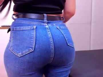 Chaturbate Live Sex Cam of alishapalmer