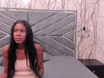 Chaturbate Live Sex Cam of sasha_brownie_