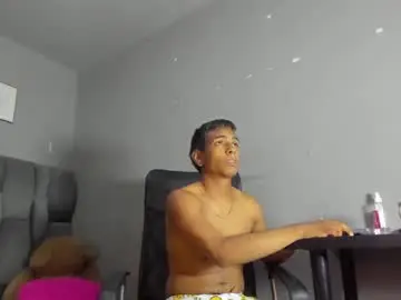 Chaturbate Best live sex cam show of andyclouds21