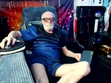 Chaturbate Live Sex Cam of kiveuxmakeu