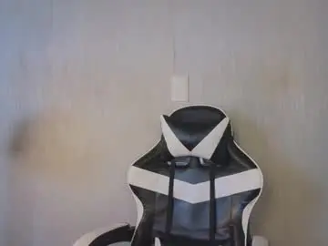 Chaturbate Live Sex Cam of ades_lowe