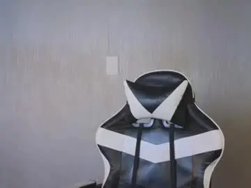 Chaturbate Live Sex Cam of ades_lowe