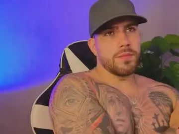 Chaturbate Live Sex Cam of ades_lowe