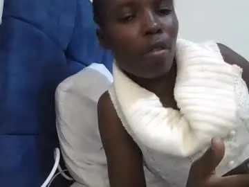 Chaturbate Live Sex Cam of pretty_petite_ebony