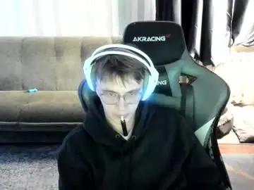 Chaturbate Nude Webcam of aron_neall