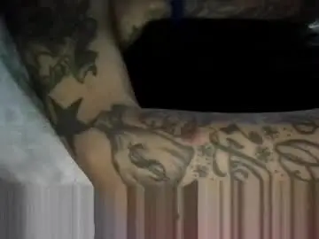 Chaturbate Live Sex Cam of bertdollaz757