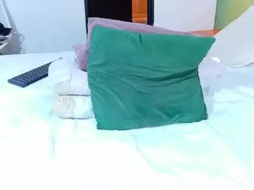 Chaturbate Free Porn Cam of curvyebonyy_