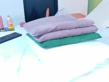 Chaturbate Adult Video Chat of curvyebonyy_