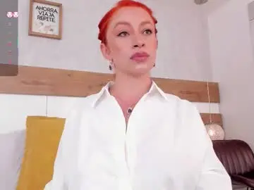 Chaturbate Live Sex Cam of lucianawainn