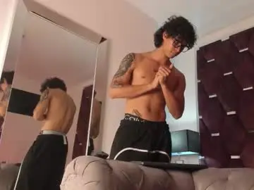 Chaturbate Live Porn of tonybenedetti