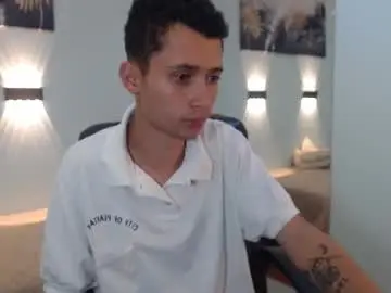 Chaturbate Adult Webcams of lucasssmith11