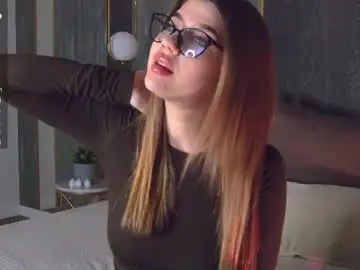 sara_lewiis from chaturbate