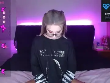 Chaturbate Adult Webcams of shysweetrish