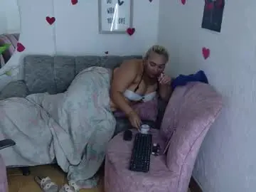 Chaturbate Live Sex Cam of danalaleska